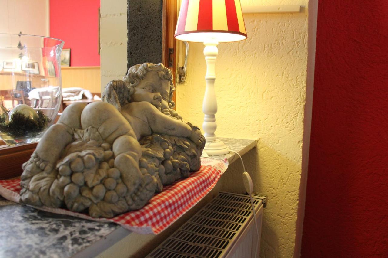 Weinstube Bycastors Hotell Treis-Karden Exteriör bild